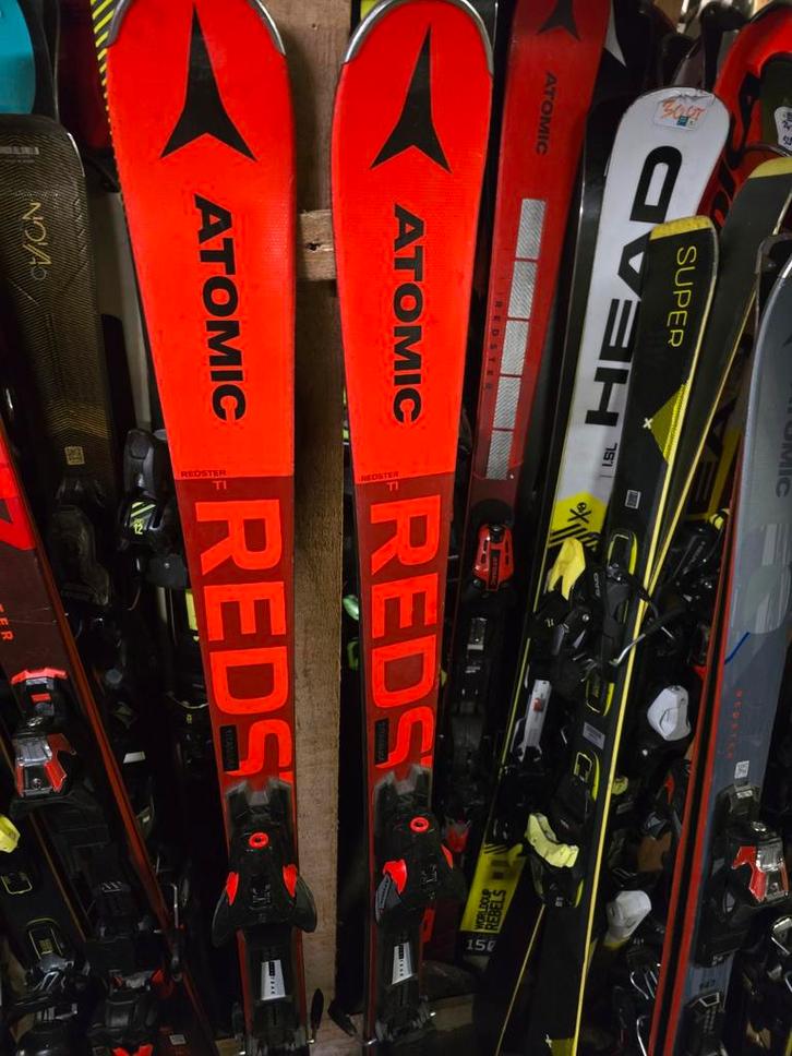 154cm ATOMIC REDSTER TI TITANIUM WOODCORE CARVE 799€ ALL, Sport en Fitness, Skiën en Langlaufen, Zo goed als nieuw, Ski's, Skiën