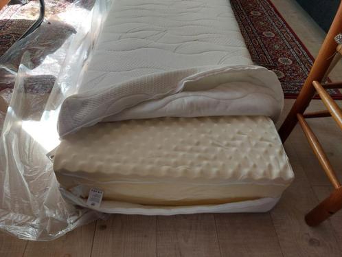 Matras, Huis en Inrichting, Slaapkamer | Matrassen en Bedbodems, Zo goed als nieuw, 70 cm of minder, 200 cm, Eenpersoons, Ophalen