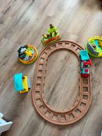 Treinrails met dieren en een trein met geluiden., Ophalen of Verzenden, Zo goed als nieuw