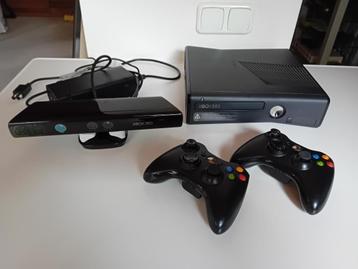 Xbox 360 S met kinect censor en twee controllers + 12 games beschikbaar voor biedingen