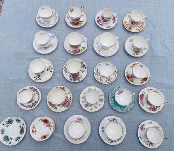 6 Engelse petit four bordjes serie Old Foley beschikbaar voor biedingen