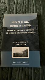 Theo IJzermans - Beren op de weg, spinsels in je hoofd, Ophalen of Verzenden, Zo goed als nieuw, Theo IJzermans; Coen Dirkx