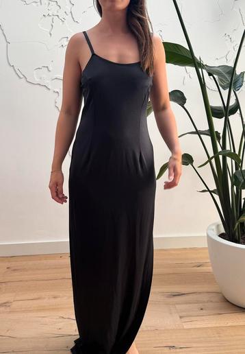 Zwarte lange zomer jurk, satijnlook, maat 32 t/m 44 beschikbaar voor biedingen