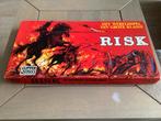 Bordspel RISK, met de bekende rode doos. In prima staat., Drie of vier spelers, Ophalen of Verzenden, Gebruikt, Reisspel