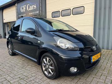 Toyota Aygo 1.0-12V Dynamic Navigator 2011 Vol Opties APK AI beschikbaar voor biedingen