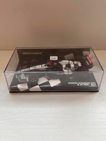️ Scuderia AlphaTauri AT04 – Nyck de Vries | 2023 beschikbaar voor biedingen