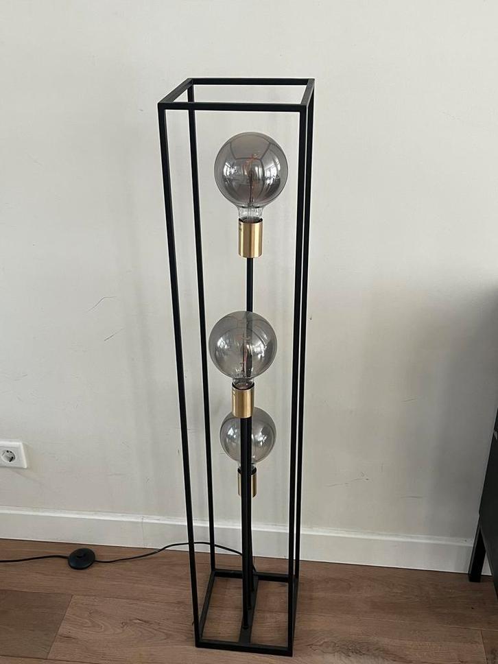 Moderne vloerlamp met 3 lampen, Huis en Inrichting, Lampen | Vloerlampen, Zo goed als nieuw, 150 tot 200 cm, Metaal, Ophalen