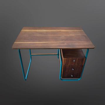 bauhaus vintage bureau  beschikbaar voor biedingen