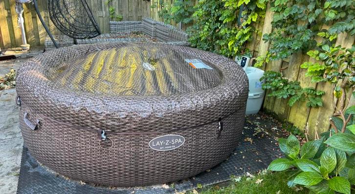 Intex Lay-Z-Spa St. Moritz AirJet opblaasbare spa 5-7 pers., Tuin en Terras, Bubbelbaden en Hottubs, Zo goed als nieuw, Opblaasbaar