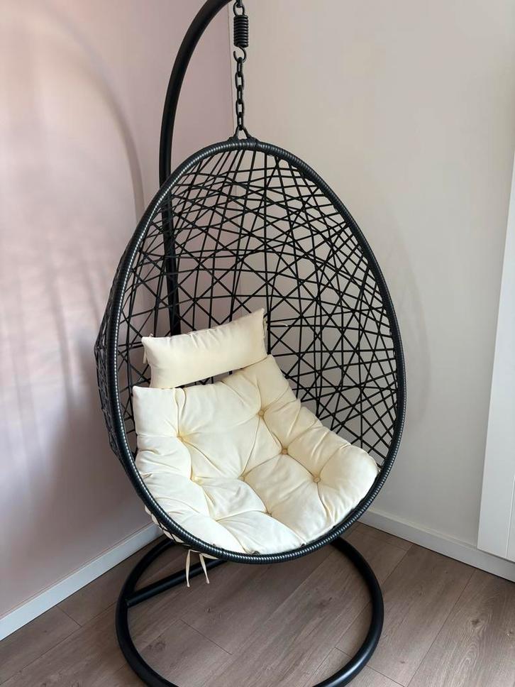 Zwarte Xenos Hangstoel Ei, Huis en Inrichting, Stoelen, Zo goed als nieuw, Eén, Metaal, Zwart, Ophalen
