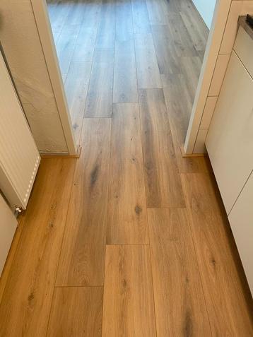Laminaat “Inwood Eiken” incl. ondervloer en plinten beschikbaar voor biedingen