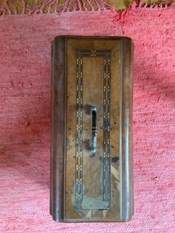 Naaimachine beschikbaar voor biedingen