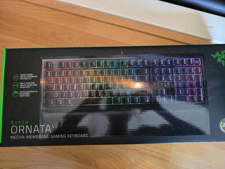 Razer Ornata V2 Mecha-membrame gaming keyboard/toetsenbord, Computers en Software, Toetsenborden, Zo goed als nieuw, Qwerty, Bedraad
