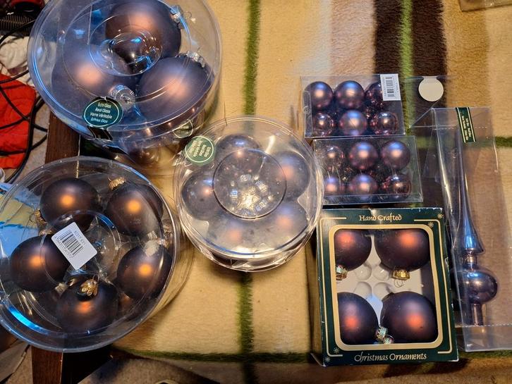 Verschillende kerstballen en kleuren, Diversen, Kerst, Zo goed als nieuw, Ophalen of Verzenden