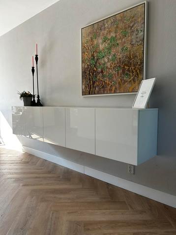 Mooi zwevend dressoir - kwaliteit beschikbaar voor biedingen