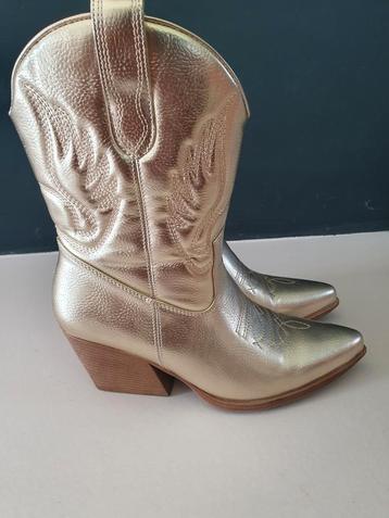 Gouden Cowboylaarzen -  mt 40 - als nieuw! beschikbaar voor biedingen