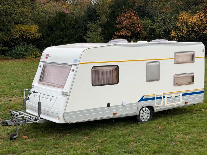 Burstner 480 TK Stapelbed/5 Persoon/Voortent&Luifel/Fietsdra, Caravans en Kamperen, Caravans, Particulier, tot en met 5, 1000 - 1250 kg