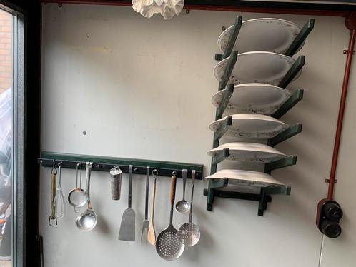 Bordenrek met 6 borden + hangrek met gebruiksvoorwerpen, Huis en Inrichting, Keuken | Keukenbenodigdheden, Zo goed als nieuw, Ophalen