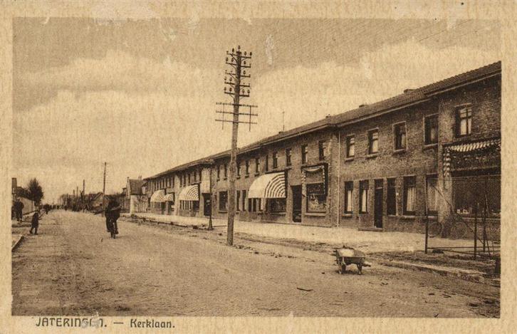 Wateringen. Kerklaan. - volk kruiwagen - ongelopen, Verzamelen, Ansichtkaarten | Nederland, Ongelopen, Noord-Brabant, 1920 tot 1940