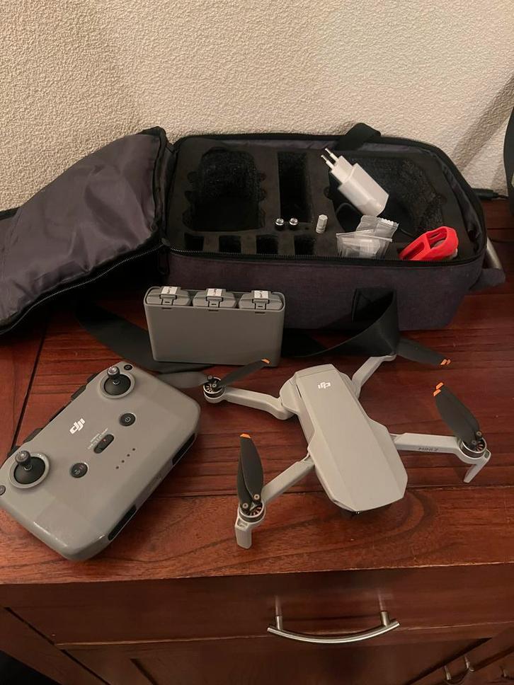 DJI Mini 2 Fly More Combo - Zo goed als nieuw!, Audio, Tv en Foto, Drones, Zo goed als nieuw, Drone met camera, Ophalen of Verzenden