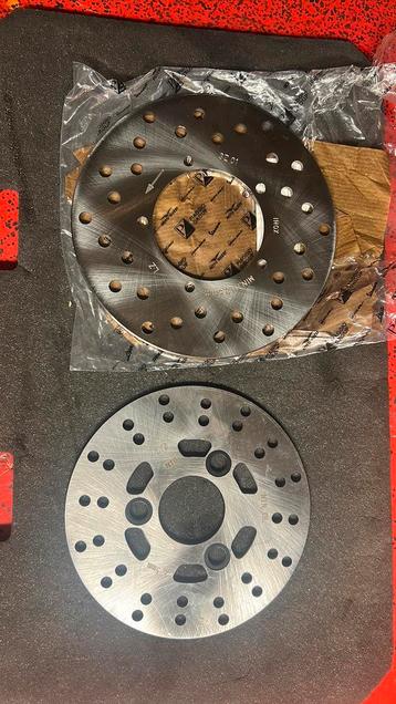 Piaggio Zip remschijven 2x NIEUW beschikbaar voor biedingen