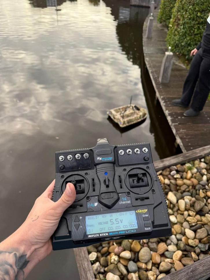 Mooie voerboot met vele opties, Watersport en Boten, Hengelsport | Karpervissen, Overige typen, Ophalen of Verzenden