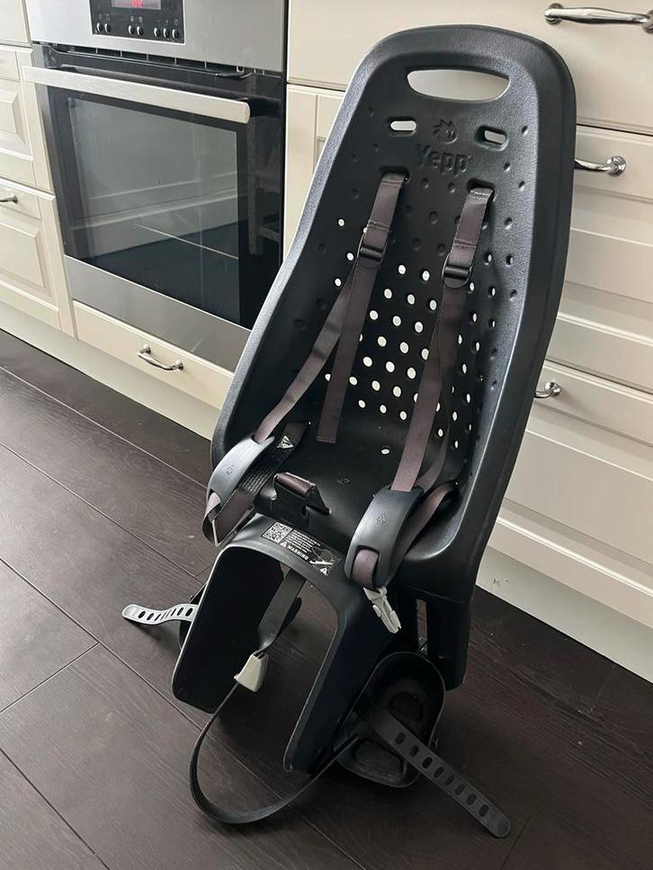 Thule Yepp 2 Maxi Achterzitje - Max 22kg, Fietsen en Brommers, Fietsaccessoires | Fietsstoeltjes, Gebruikt, Achterzitje, 22 t/m 36 kg