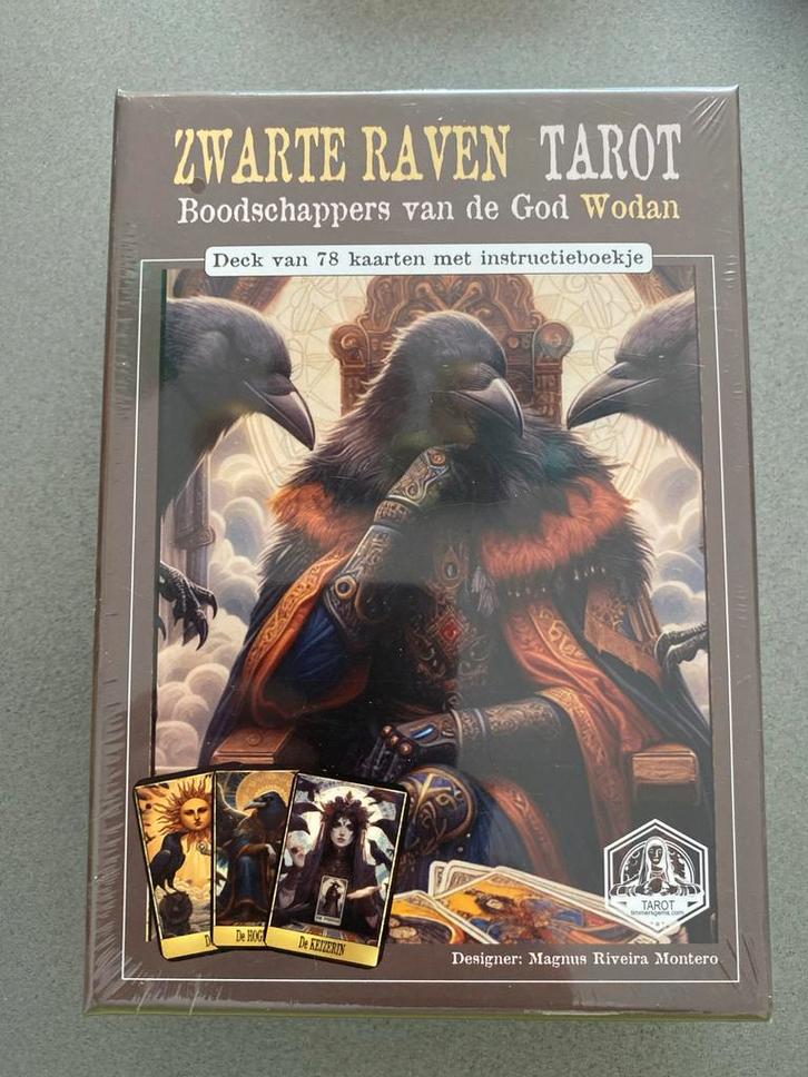 Zwarte Raven Tarot - Nieuw in verpakking, Boeken, Esoterie en Spiritualiteit, Nieuw, Instructieboek, Tarot of Kaarten leggen, Ophalen of Verzenden
