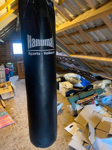 Bokszak groot met kettingen om op te hangen  beschikbaar voor biedingen
