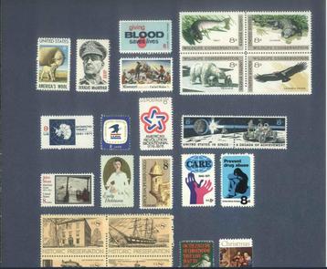 Postzegels Amerika: Five (1971-1975) USA 'Mint Stamp Sets' beschikbaar voor biedingen