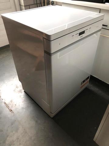 Whirlpool Vaatwasser - Vrijstaand, 4 jaar oud beschikbaar voor biedingen