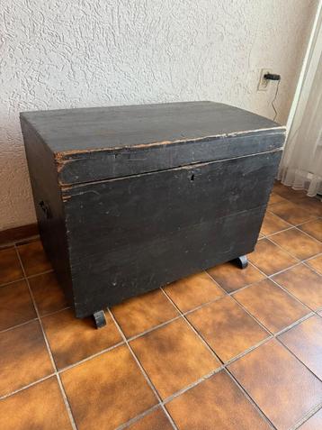 Dekenkist beschikbaar voor biedingen