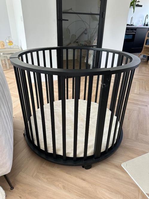 Europe Baby Circa Ronde Box + Matras + Koeka Boxkleed – Comp, Kinderen en Baby's, Boxen, Zo goed als nieuw, Rond, In hoogte verstelbaar