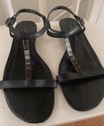Charles&Keith zwarte platte dames sandalen 38, Ophalen of Verzenden, Gedragen, Zwart, Sandalen of Muiltjes