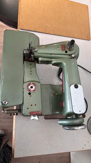 Blinde zoommachine beschikbaar voor biedingen