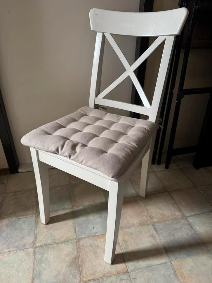 Witte Ikea Ingolf stoel, Huis en Inrichting, Stoelen, Gebruikt, Eén, Hout, Wit, Ophalen