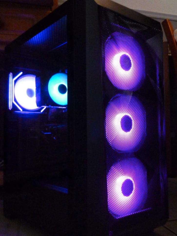 Amd Ryzen budget Game pc Rgb, Computers en Software, Desktop Pc's, Zo goed als nieuw, 3 tot 4 Ghz, HDD, SSD, 16 GB, Met videokaart