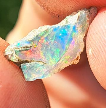 Gave regenboog Welo Opaal edelsteen opaaltje edelstenen  beschikbaar voor biedingen