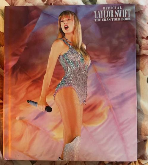 The Eras Tour Boek - Taylor Swift, Boeken, Muziek, Zo goed als nieuw, Artiest, Ophalen of Verzenden