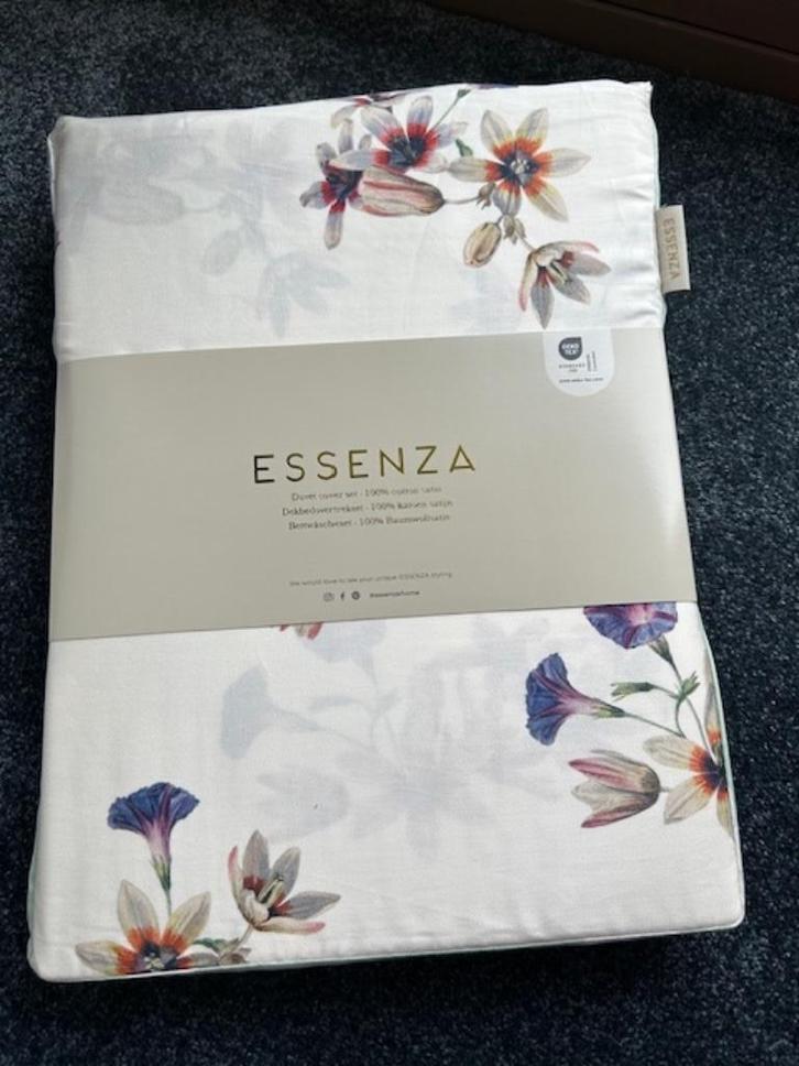 Essenza Dekbedovertrek 240/220, Huis en Inrichting, Slaapkamer | Beddengoed, Nieuw, Dekbedovertrek, Tweepersoons, Ophalen of Verzenden