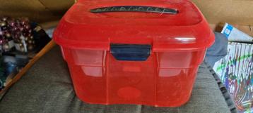 kinder poetskoffer rood beschikbaar voor biedingen