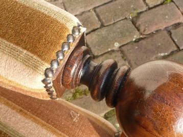 Een fraaie KLASSIEKE RIDDER fauteuil. Fauteuil verkeer in to beschikbaar voor biedingen