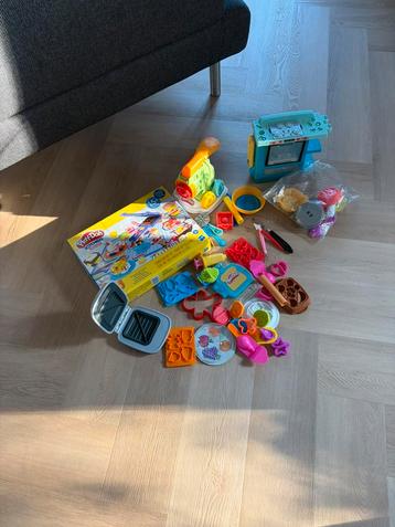 Klei spullen zonder klei beschikbaar voor biedingen