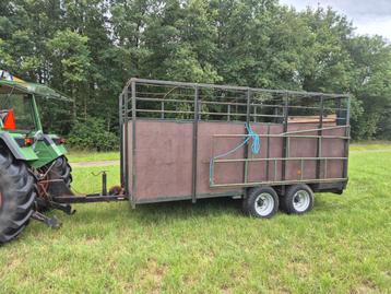 Veewagen landbouwverkeer  beschikbaar voor biedingen