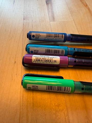 Karin Neon Brushmarkers - Set van 4! beschikbaar voor biedingen