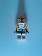 Sw0481 Clone Trooper commander (phase 1) yellow arms, Ophalen of Verzenden, Lego, Zo goed als nieuw