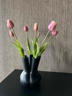 Tulpenvaas compleet met kleur tulpen naar keuze NIEUW!, Huis en Inrichting, Woonaccessoires | Vazen, Info@flowersbymirjam.nl, Zwart