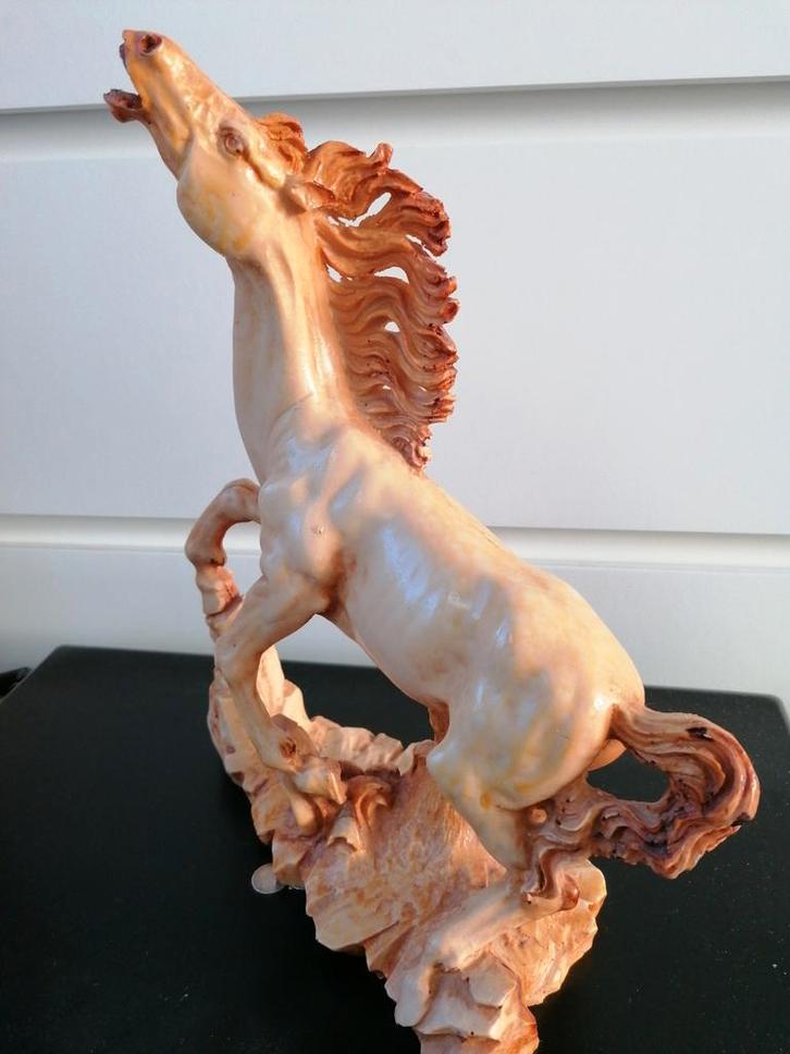 Hinekend Paard Beeld - 30cm Steenlook, Antiek en Kunst, Kunst | Beelden en Houtsnijwerken, Ophalen of Verzenden