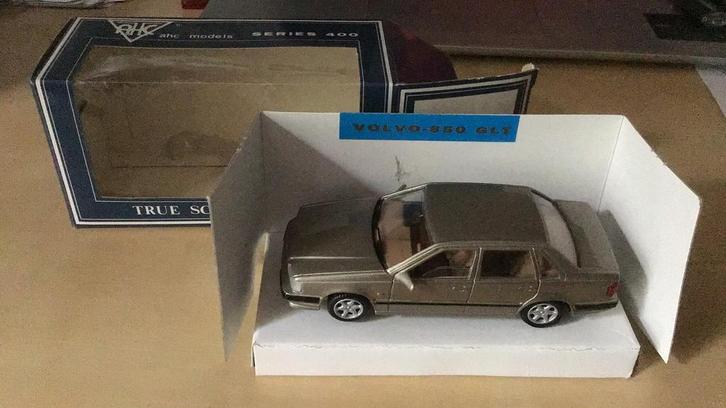 VOLVO 850 GLT + DOOS AHC MODELS HOLLAND MOOI BEZIT VOOR U?, Hobby en Vrije tijd, Modelauto's | 1:43, Nieuw, Auto, Overige merken