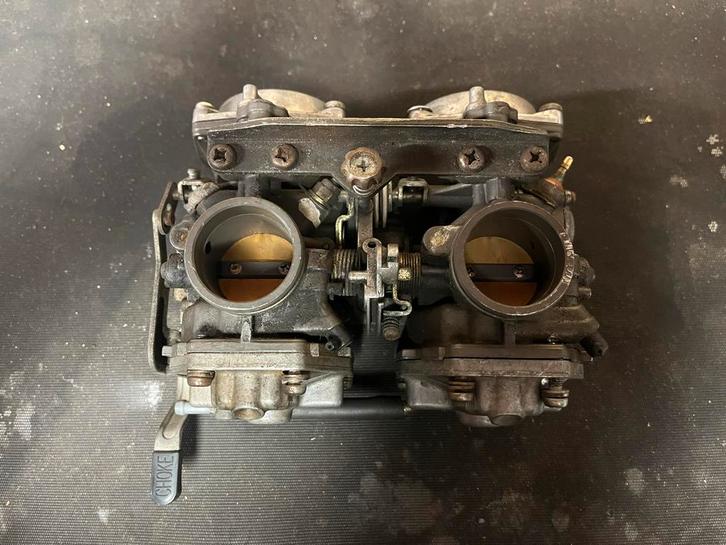 Virago XV 535 Carburateurs - 1x Goed, 1x Defect, Auto-onderdelen, Brandstofsystemen, Gebruikt, Ophalen of Verzenden